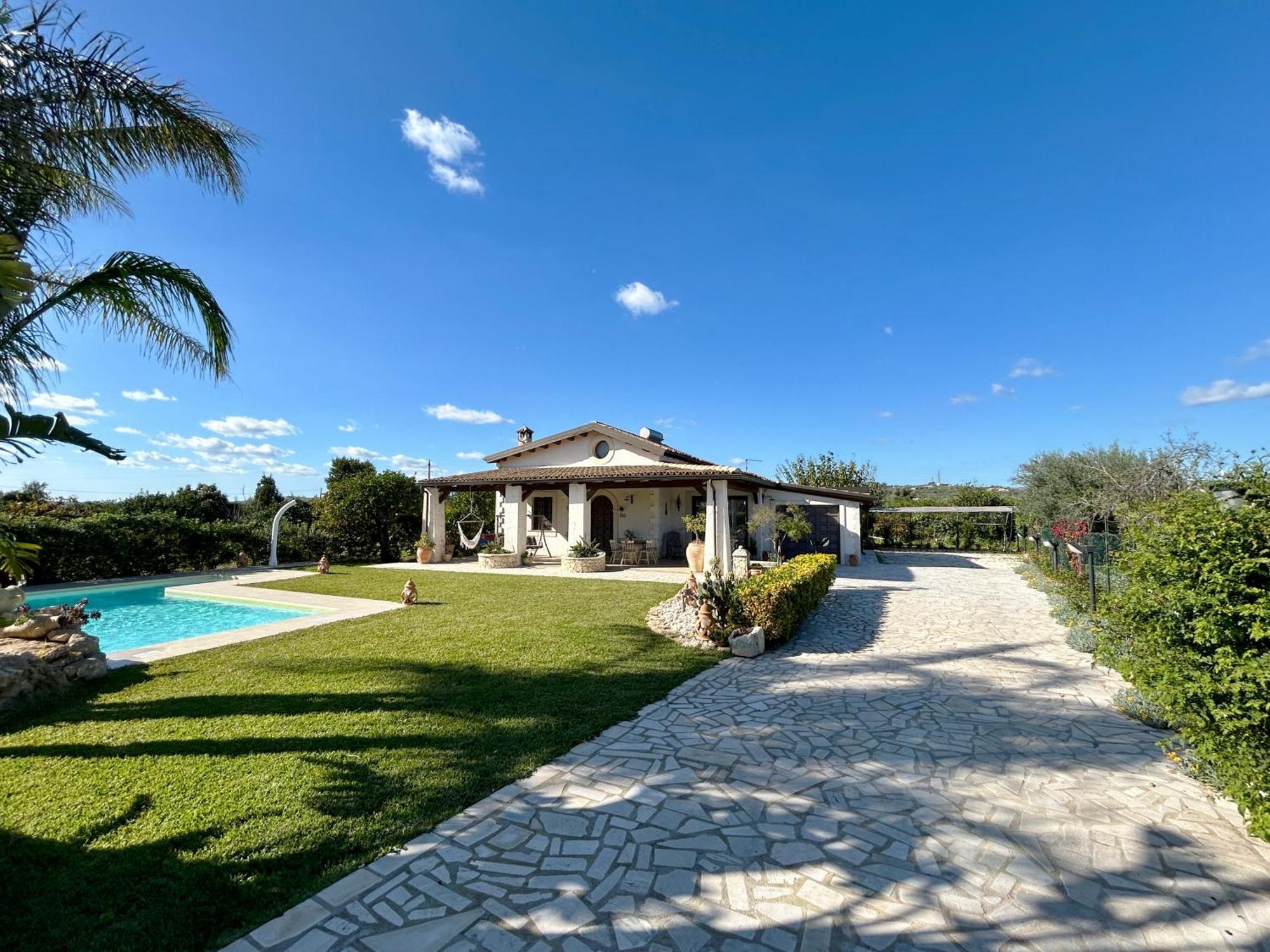 Villa Suq With Pool, Parking & Wifi Noto Eksteriør bilde